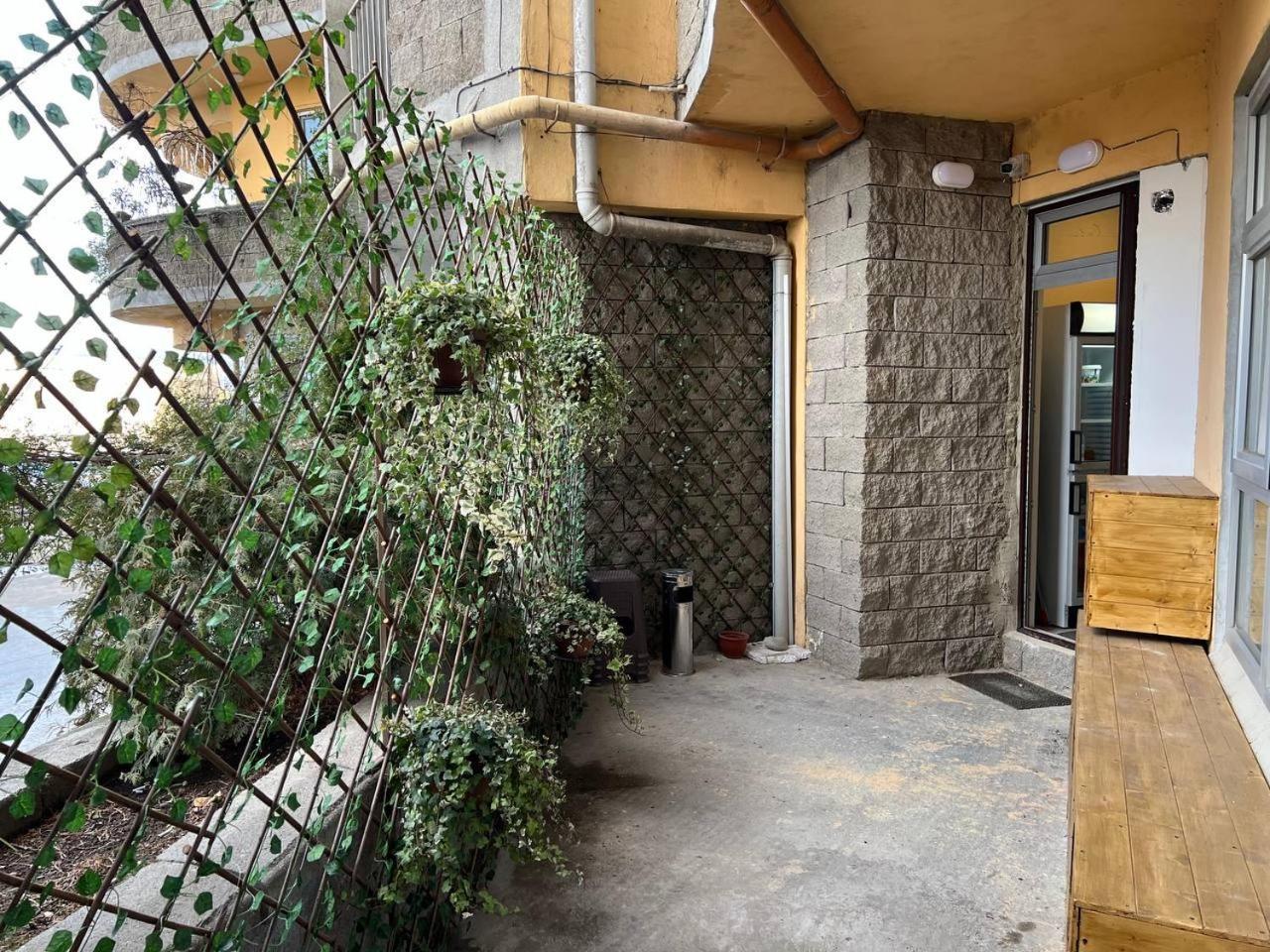 Apple Cozy Hotel Tbilisi Exterior photo